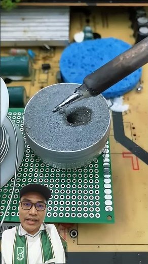 quick way to clean solder #viral #solder #tips #repair #electronic #info #fyp #hp #ff #tutorial