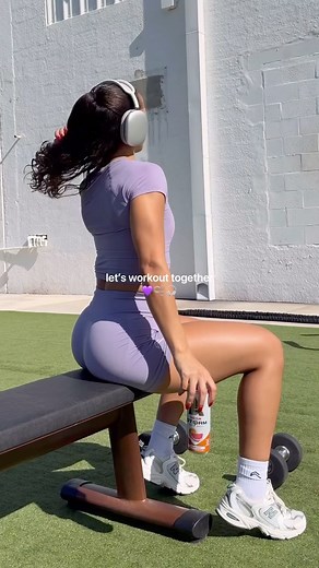 Brenda Anton on Instagram: "let’s workout together  taking advantage of this beautiful Florida weather to move my workout outside  Here are the workout details for you to try!! -3x10-12 bench press -3x 10-12 lateral raise SS with 10-12 front raise -3x10-12 push up - 3x amrap pull up -3x 10-12 bicep curl Workout fueled by @drinkreignstorm to keep me powered through every rep✨#reignstormpartner"