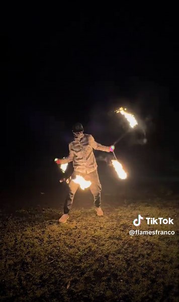 Definitely feelin the heat with this pattern 🔥 #flowart #poi #firespinning