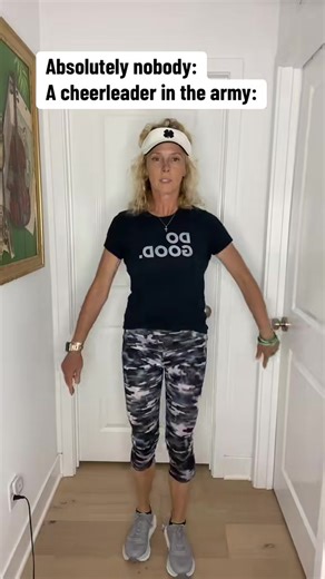 📣 👏🤷‍♀️😜 #cheerleading #kickinwithkelly