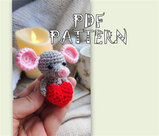 Crochet Mouse With Heart: Tiny Amigurumi Valentine's Day PDF Pattern - Etsy