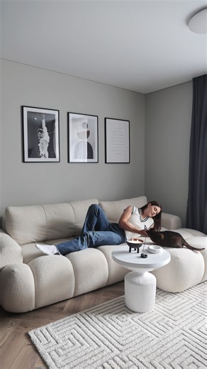 Aquí tiene un sofá esquinero de ensueño: elegante, acogedor y pensado para el confort diario... 🤍 📹 En el vídeo: sofá esquinero Trendynest 109. Lo encontrará aquí: www.muebles.es/muebles-tapizados/sofas-rinconeros/sofa-rinconero-trendynest-109-now-or-never-03-es.html?variation_id=572025 | Muebles.es