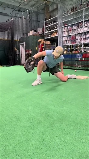 Backhand on a knee pick drill: First Base #baseball #baseballseason #lefty #firstbase #firstbaseman