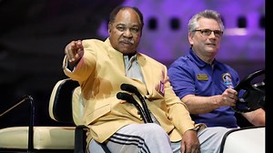 Former Redskins player and Pro Football Hall of Famer Bobby Mitchell dies at 84