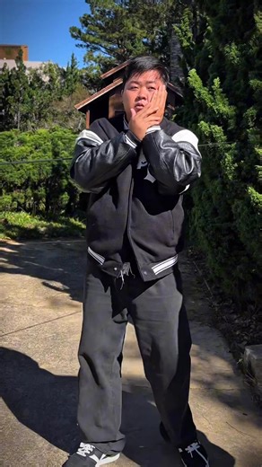 Mình và Superman mat day Phillip Dang sẽ khép lại năm 2025 bằng một trận đấu cực căng, trận đấu thế nào thì vài bữa nữa biết 🙏🏼 | Huy Nguyễn