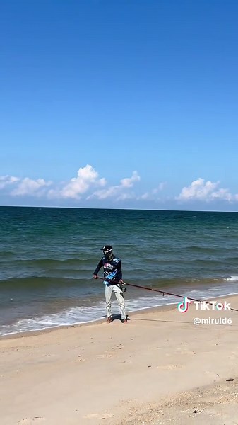 Cas dlu kasi nyala🔥#surfcastingmalaysia #surf #fishing #fyp #surfcasting🎣