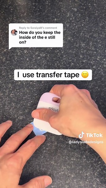 Replying to @SuraiyaM how I keep the inside of the ‘e’ for glass etching. Just remember to remove it when you take the stencil off 💜 #etching #weddingideas #weddingfavours #cricutmade #cricut #glass #fyp