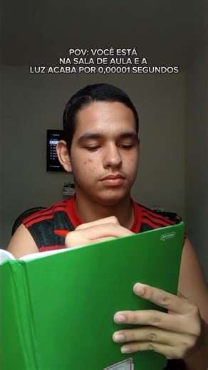 POV: VOCÊ Está NA Escola e Falta LUZ Por 0,00001 Segundos