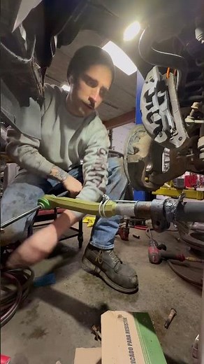 FORD F-350 STEERING AND U JOINT REPAIR