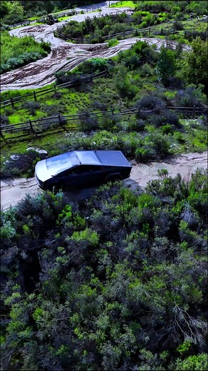 Cybertruck casually strolling around in its natural environment ⛰️🖤 📹 @Brandon #fyp #viral #tesla #tsla #cybertruck #teslacybertruck #cyberbeast #offroad #offroading #mudding #rockcrawling #wading (*We’re trained professionals, do not attempt to replicate*)