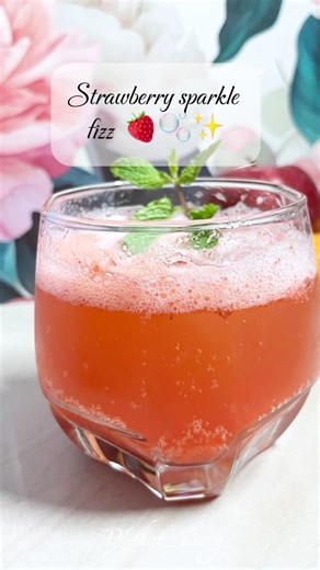 Strawberry 🍓 pulp soda juice