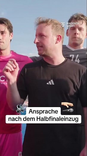 Semifinals – First words in the team huddle🤩💪🏼