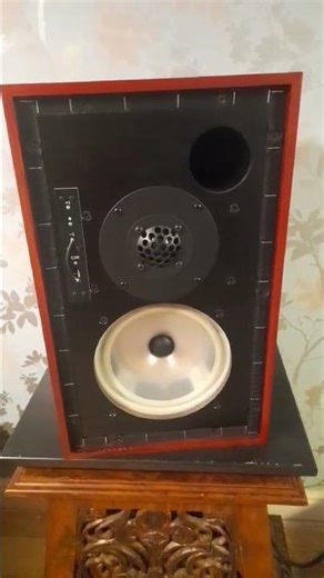 Scarborough Hifi using Rogers LS5/9 Classic speakers UK made 2-way front ported mid sized design