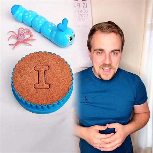 Opening Easter eggs with siblings. #kids #Siblings #eastereggs #easteregghunt