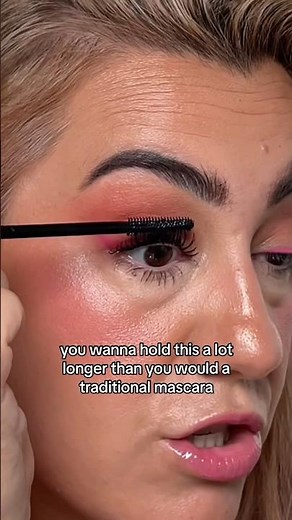 THIS IS HOW YOU SHOULD APPLY YOUR TUBING MASCARA! #makeupshorts #tubingmascara #beautyhacks
