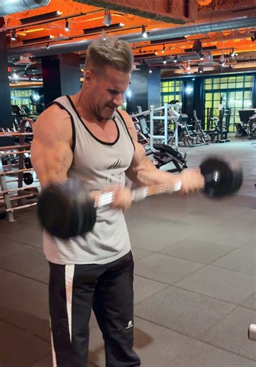Jay Cutler's Cambered Bar Curls for Big Arms