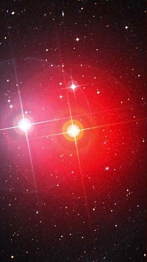 Zooming into the red giant star π1 Gruis