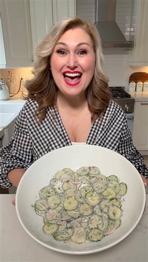 63K views · 6.2K reactions | Creamy Cucumber Salad •½ cup sour cream •3 tablespoons red wine vinegar •1 tablespoon chopped fresh dill • ¼ teaspoon garlic powder •1 teaspoon granulated sugar optional Salt and pepper •2 large English cucumber thinly sliced •¼ red onion thinly sliced Enjoy | Jennifer Valentyne | Facebook