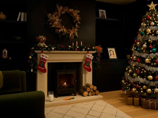 Image to video 丨 Please animate the flame in the attached bioethanol-fueled fire