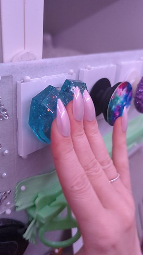 Poppin' pop sockets 💥 #lofiasmr #fastasmr #triggertrailasmr #asmrtriggertrail #asmrnotalking