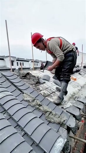 Detailed Process of Fixing and Sealing Roof Tiles Using Manual Tools and Fresh Mortar