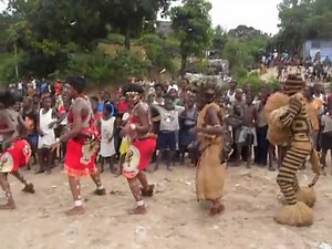 Danse folklorique Pende - Republique Democratique du Congo. Province de Bandundu. Territoire de Gungu. | Groupement Babouantou