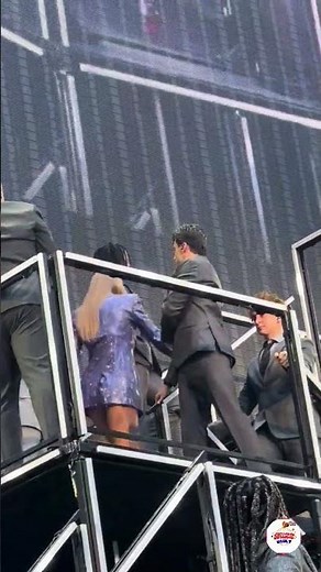 Taylor Swift Live Performing Concert Show Tour