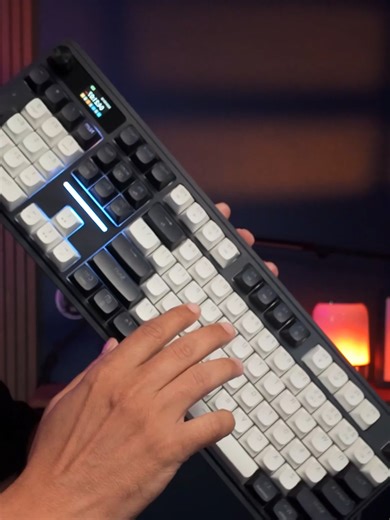 Redragon K762: Creamy Gasket Keyboard with Screen