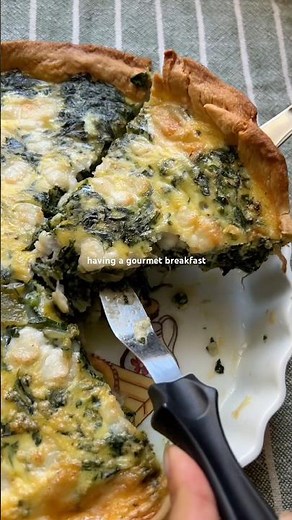 The BEST Quiche - with spinach and cheese 😋 an easy recipe for a fancy breakfast at home!