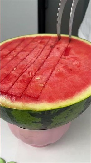 Watermelon-eating gadget! #FunFamily #Sharing #GoodThings #utensilssmarthome