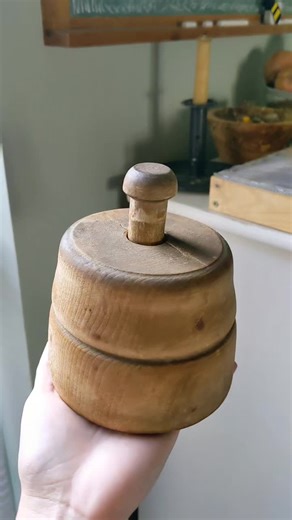 Exploring the Art of Butter Molds: Antique and Vintage Techniques