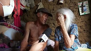 14M views · 362K reactions | Conheça a história da mulher mais velha do Brasil; Dona Rita tem 116 anos - Dona Rita mora no sítio Bandeira, na zona rural de Brejo da Madre de Deus - PE. Ela nasceu em 05 de março de 1905 e só tem um filho, o Sr. Pedro. A vida dos dois foi sofrida, mas nada os separou. Impossível não se emocionar com essa história. Confira a reportagem completa, feita pelo repórter Igor Araújo (@igoraraujo____). - #ReportagemEspecial | Santa Cruz Online | Facebook