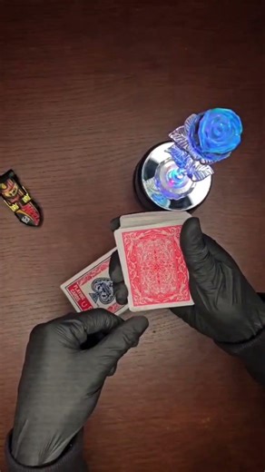 This Card Machine Knows What You’re Thinking