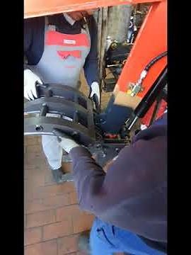 Holzgreifer an Schmitt Bagger anbauen