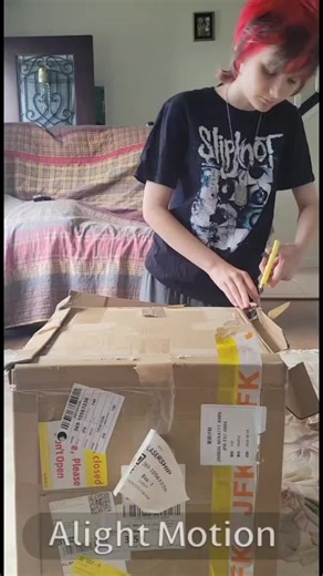 Fursuit Unboxing: Bunny Fursuit Reveal
