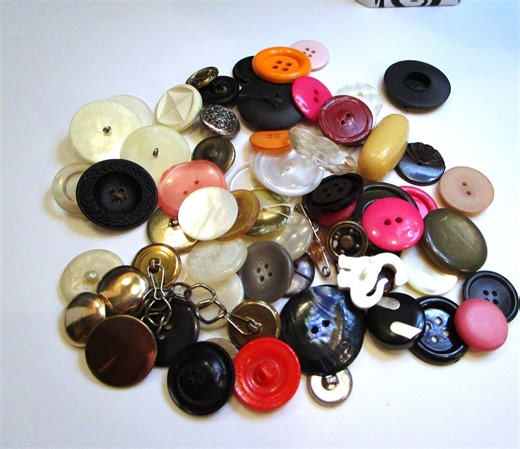 Vintage Large Button Collection: 8 Oz Assorted Sewing Craft Buttons - Etsy