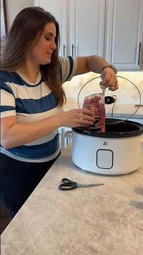 KALUA PULLED PORK | EASY BUDGET FRIENDLY SLOW COOKER RECIPE #crockpotrecipes #slowcookerrecipe