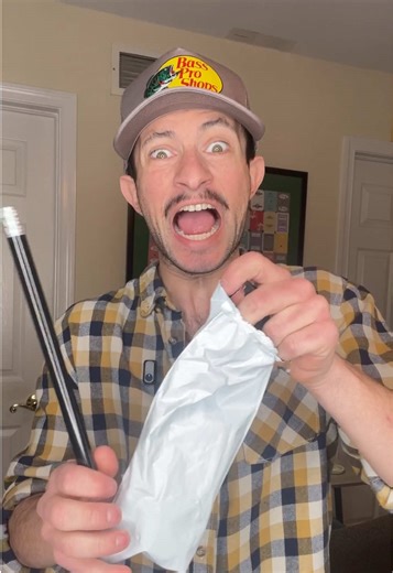 The most excited I’ve ever been to play with a magic trick #magictrick #magician #magic #magicwand #flower