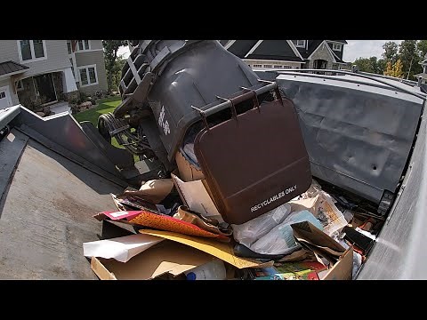 Garbage Truck Hopper POV: Peterbilt McNeilus ZR on Recycling