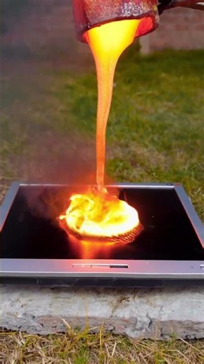 Lava Vs LCD Screen💻😳#experiment