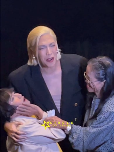Jusko po! Jusko po! Viral sensation na si #ArmanSalon, nakita na sa personal ang Unkabogable Superstar na si #ViceGanda sa Private Screening ng #AndTheBreadwinnerIs. 😆 #CircleOfStarsPH