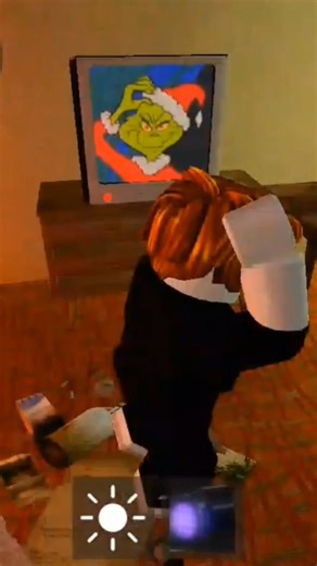 🏠🎄 Home Alone in Roblox: Watching Grinch While a Thief Tries to Sneak in Through the Window