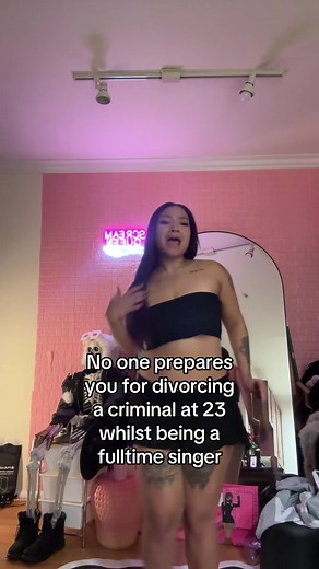 Navigating Divorce as a Young Singer-Songwriter