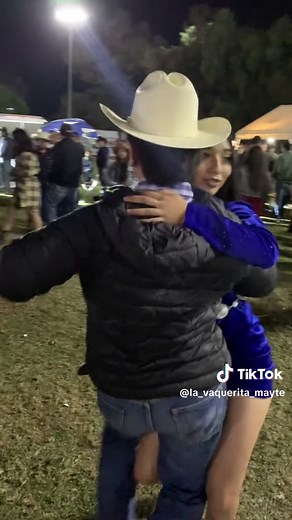 Parte 2👀🔥💙#bailesderancho🌵❤️ #denleamor❤ #apoyenmexfa #contenidooriginal #gtomexico♡🇲🇽 #deestasierraalaotrasierra #oufitinspo #desconocidoschallenge #siganmee #compartanlo #viraltiktok #quebuenbaile