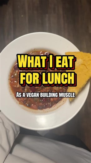 Week #4’s lunch is Chili made of whole food ingredients pan de elote #plantbased #veganchili #easyveganrecipes