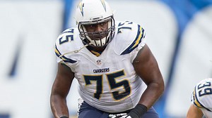 Bolts Bring Back OT Chris Hairston