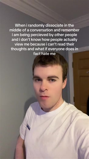 Understanding Random Dissociation in Conversations