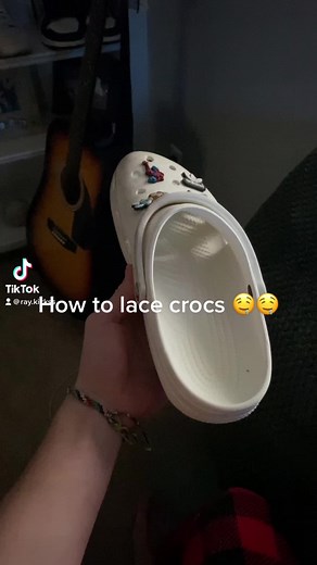 How to Lace Crocs Properly - Step by Step Guide
