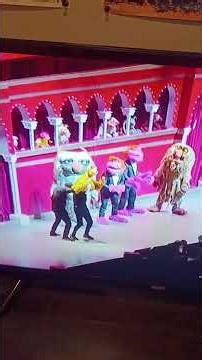 part 1 of finding all the Muppets take the O2 intros and yes this is the official 😀