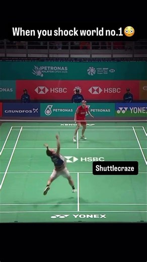 When you shock world no.1🔥🤯 #badmintonlovers #trickshots #shock #shorts